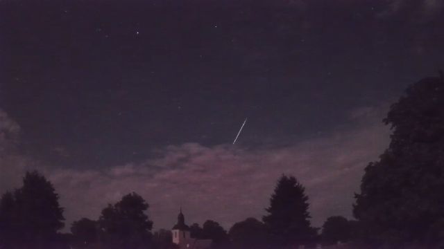 AMS16 meteor