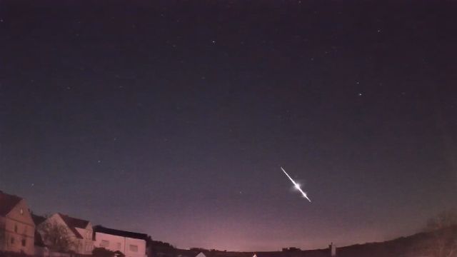 AMS16 meteor