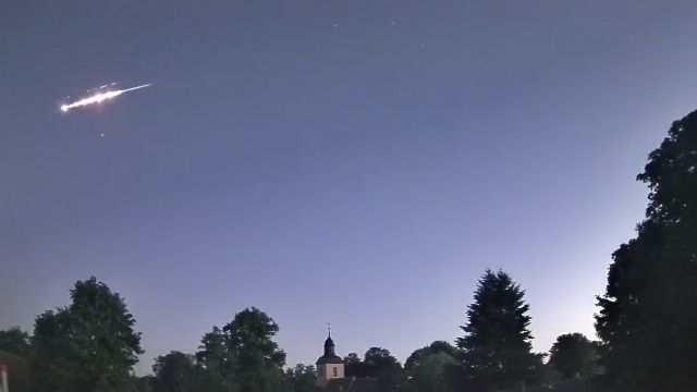 AMS16 meteor