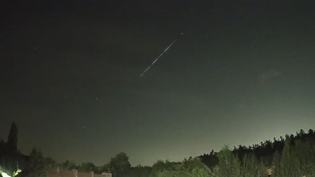 AMS250 meteor