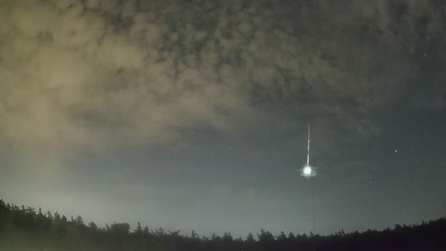 AMS250 meteor