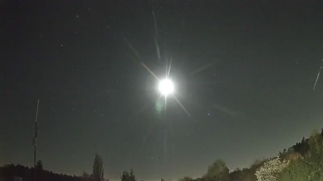 AMS250 meteor