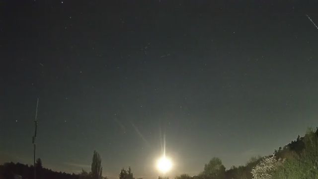 AMS250 meteor