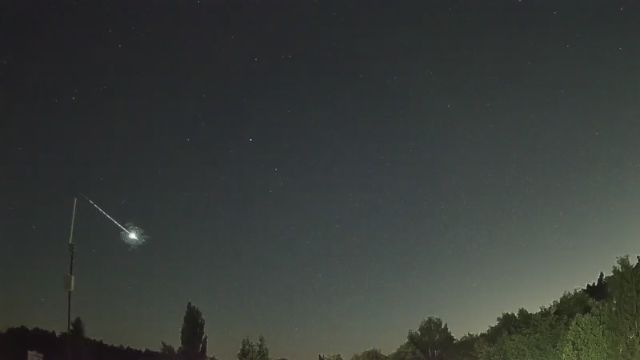 AMS250 meteor
