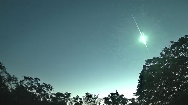 AMS30 meteor