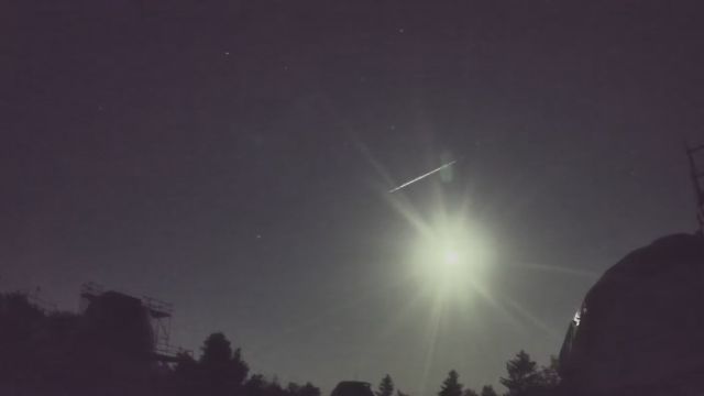 AMS52 meteor