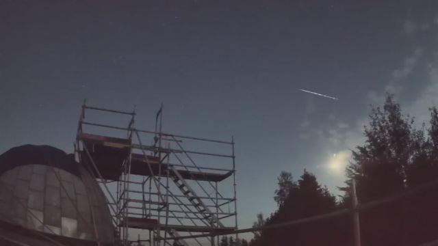 AMS52 meteor