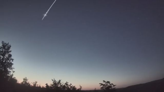 AMS52 meteor