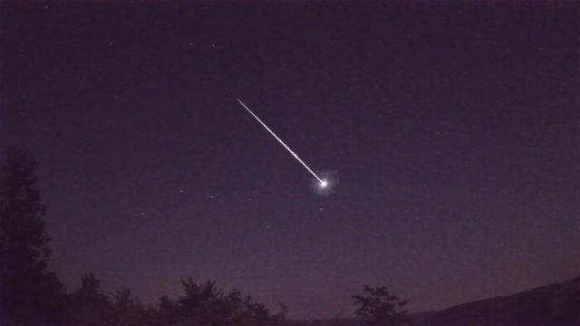 AMS52 meteor