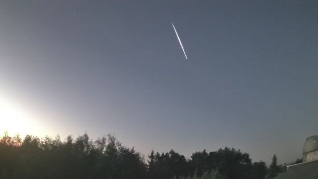 AMS52 meteor